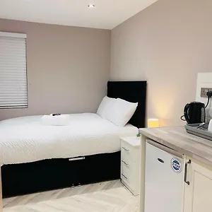 https://cozzy.brighton-hotels-england.com